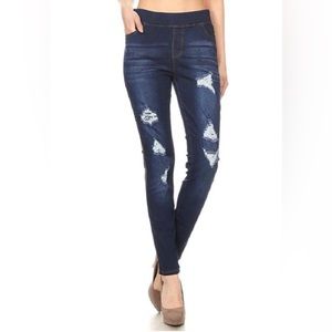 Pant jeans , skini Jeans, skini fit, blue, size S, fit really well, elastic at